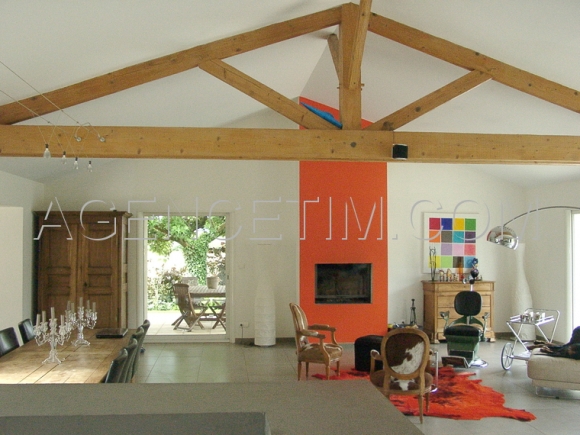 Séjour et cuisine américaine de 93 m²