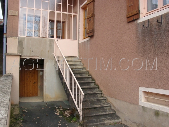 Cour close accessible depuis les niveaux principaux