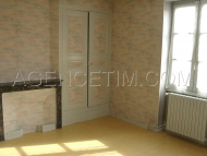 2399 - VENDU 12/2011 - Cette maison de village avec cour et jardin vous attend pour revivre et s'embellir