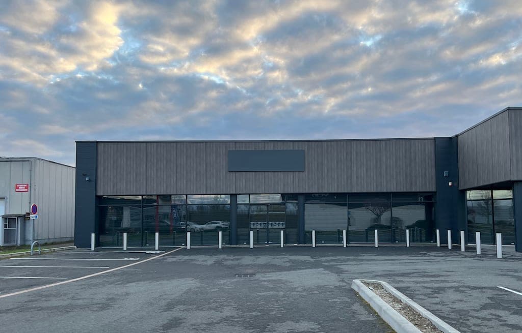 Local commercial à CRECHES SUR SAONE — A LOUER - CRECHES SUR SAONE
