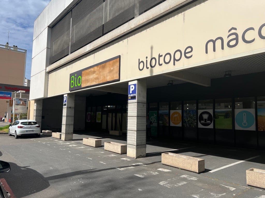 Local commercial à MACON — A LOUER - MACON CENTRE