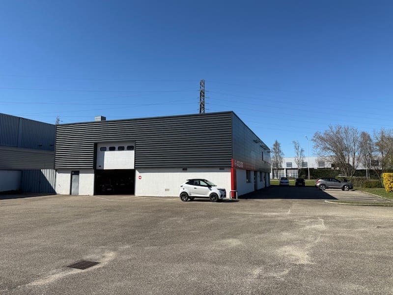 Local d'activités 500 m² — Viriat — Viriat, photo 2 sur 4