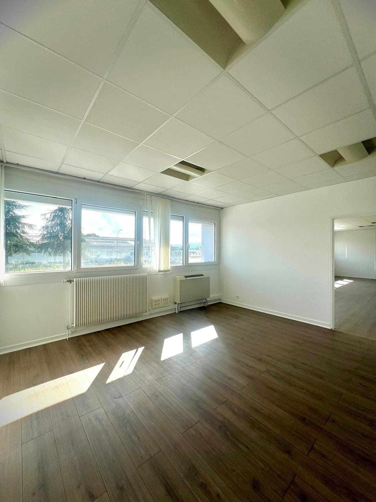 Bureaux 106 m² — Mâcon Sud — Mâcon, photo 2 sur 4