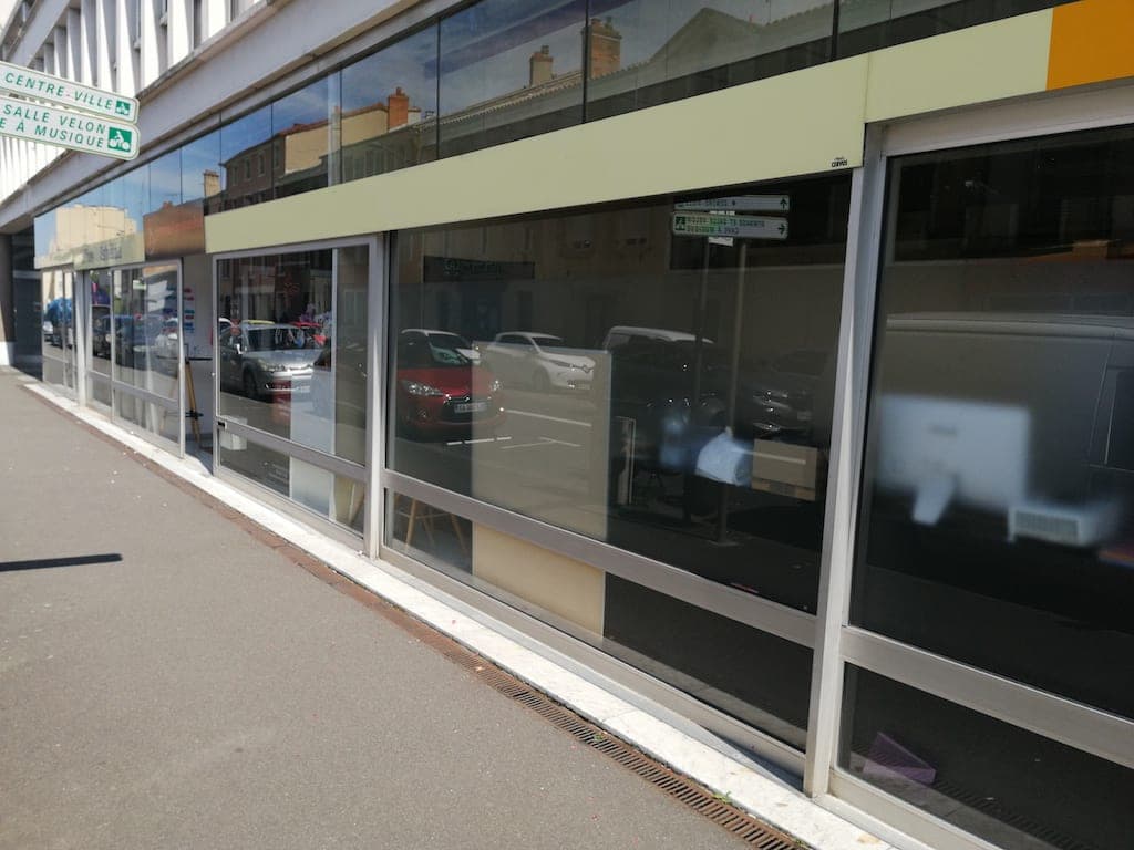 Local à usage commercial ou de bureaux. — Mâcon, photo 1 sur 1