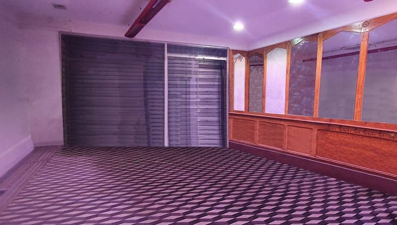 Local commercial 100 m² — Centre-ville — Mâcon, photo 2 sur 2