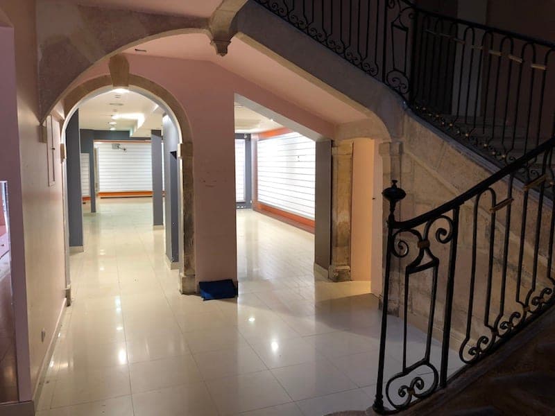 Local commercial 185 m² — Centre-ville — Mâcon, photo 2 sur 5