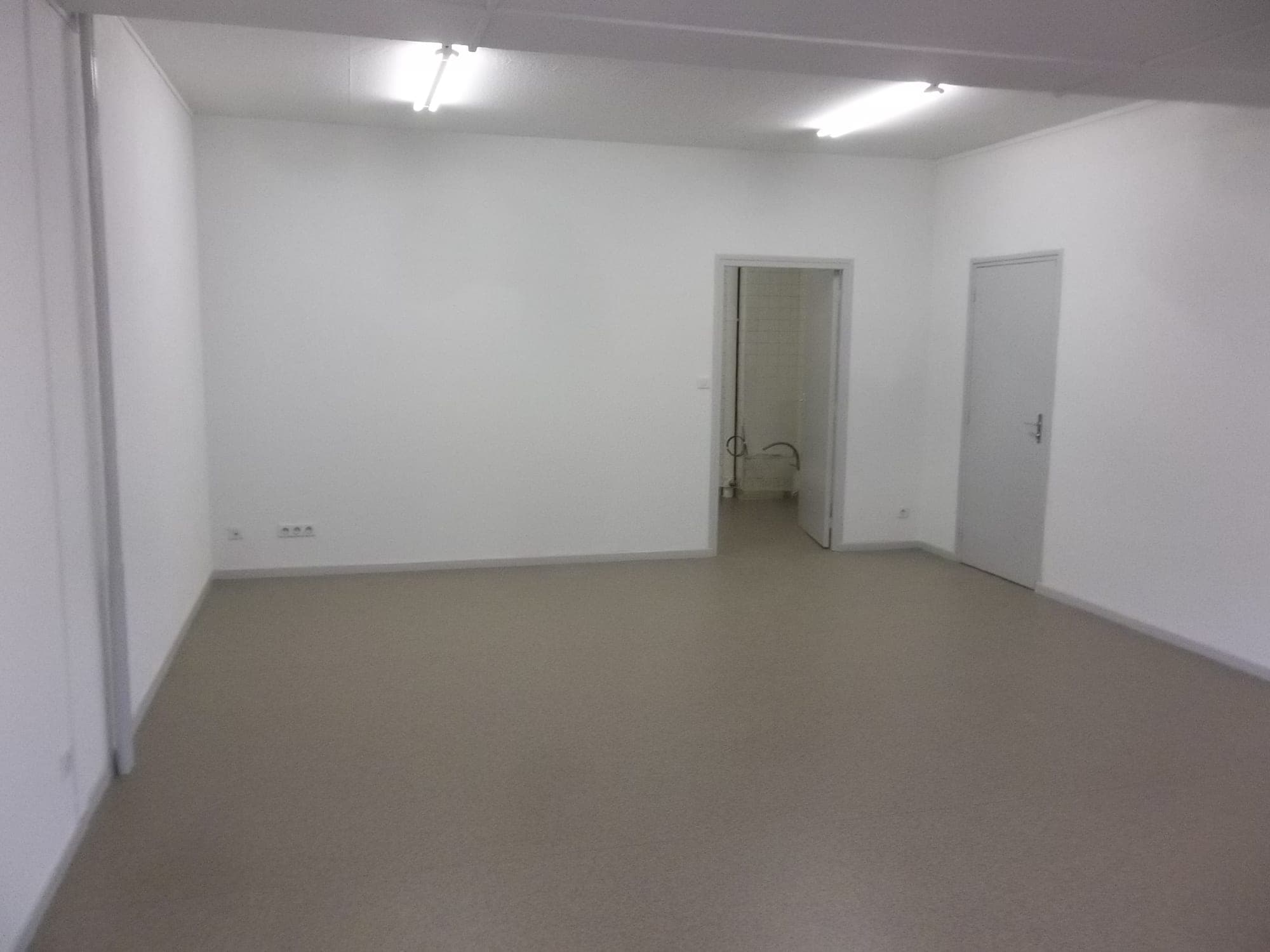 Local commercial 49 m² — Centre-ville — Mâcon, photo 3 sur 3