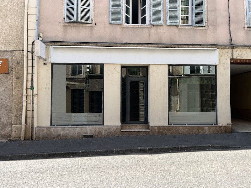 Local commercial à Mâcon — Local commercial 80 m² — Centre-ville
