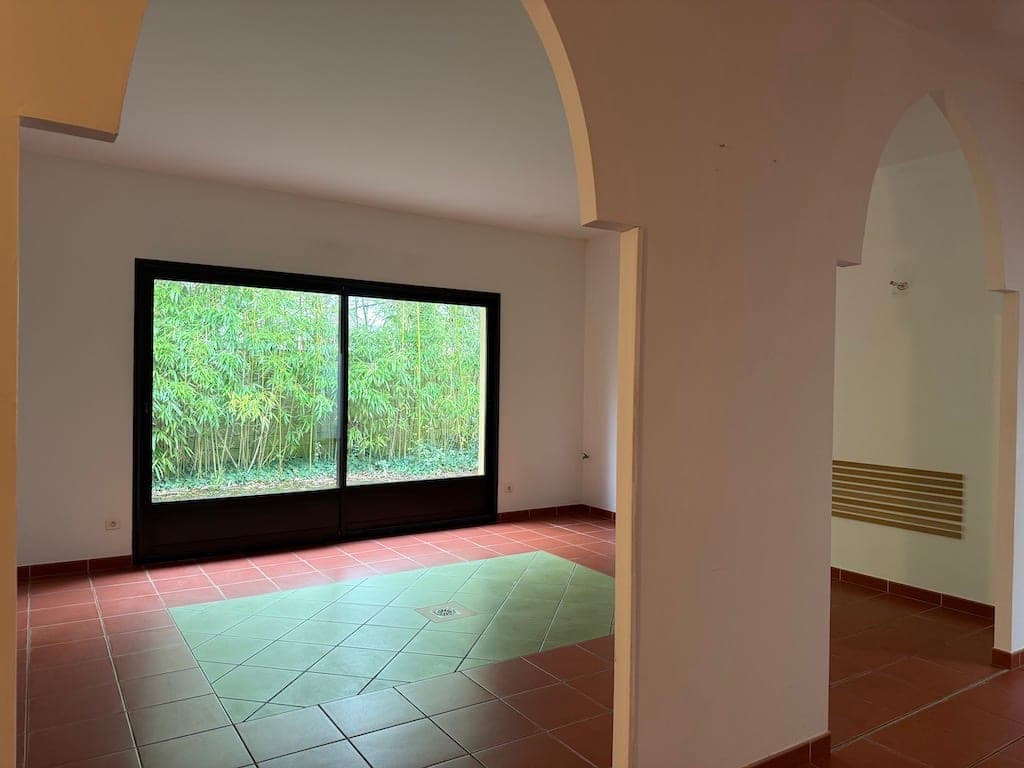 Local d'activités 276 m² — Charnay-lès-Mâcon — Charnay-lès-Mâcon, photo 2 sur 4