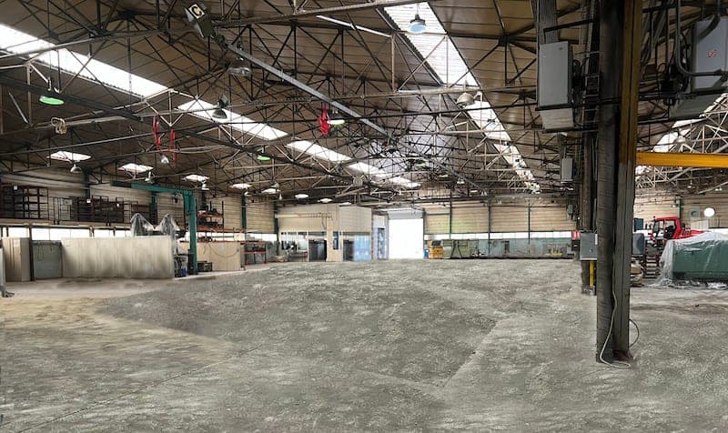 Local d'activités 3 380 m² — Bourg-en-Bresse — Bourg-en-Bresse, photo 3 sur 3