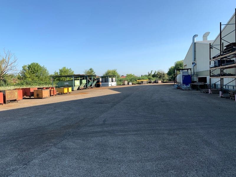 Local d'activités 3 380 m² — Bourg-en-Bresse — Bourg-en-Bresse, photo 2 sur 3